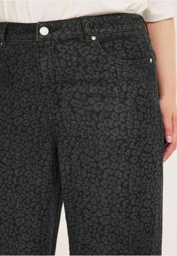 Клешеные джинсы