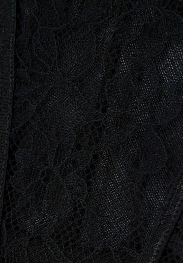 Трусы на бедрах