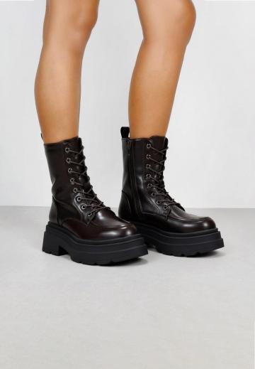 Ботинки на шнуровке
