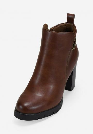 Высокие сапоги