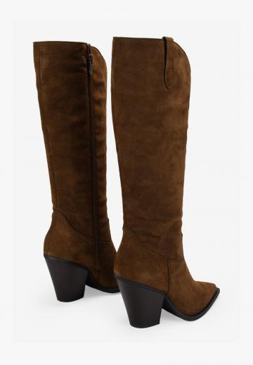 Высокие сапоги
