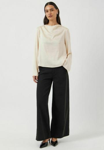 Атласная блузка