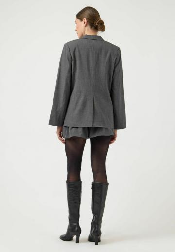 Короткое пальто