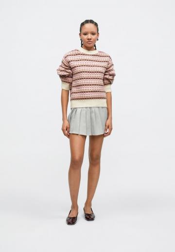 Пуловер в полоску