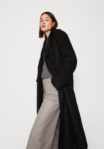 Шерстяное пальто