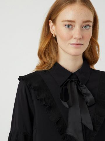 Атласная блузка