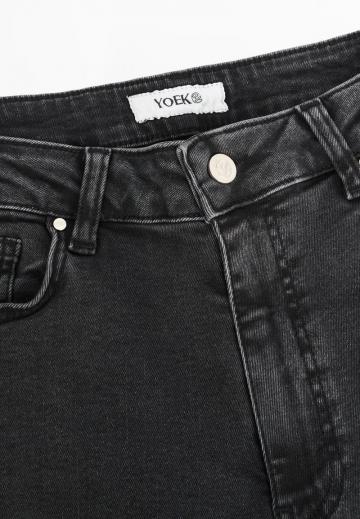 Клешеные джинсы