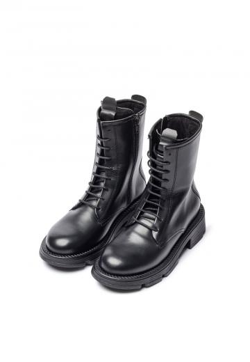 Ботинки на шнуровке
