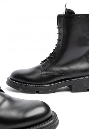 Ботинки на шнуровке