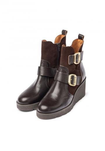 Сапожки на танкетке