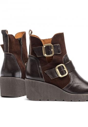 Сапожки на танкетке