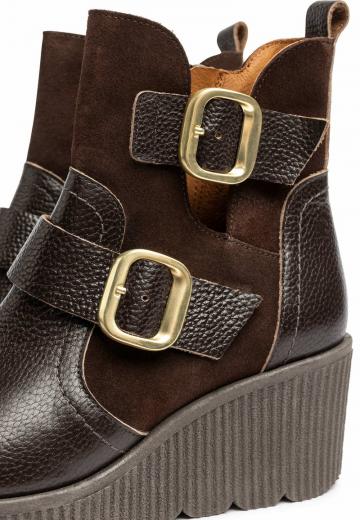 Сапожки на танкетке