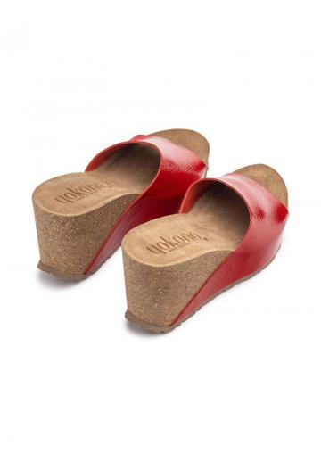 Босоножки на каблуке