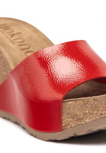 Босоножки на каблуке