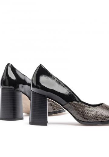 Туфли с высоким носом