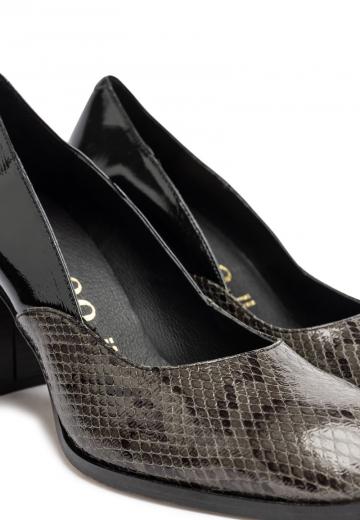 Туфли с высоким носом