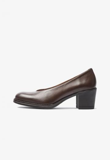 Туфли с высоким носом