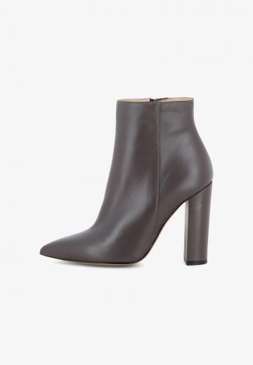 Полусапожки на высоком каблуке