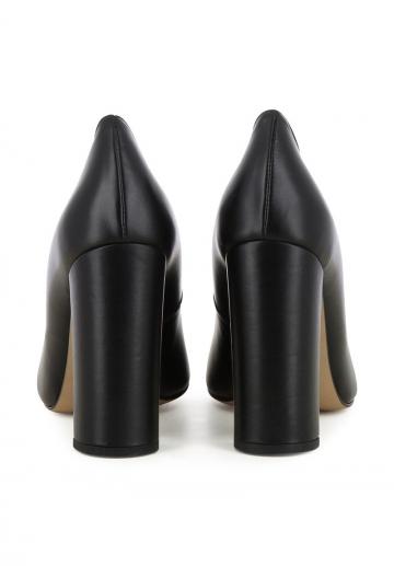 Туфли на высоком каблуке