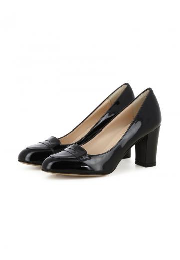 Туфли с высоким носом