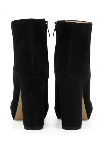 Полусапожки на высоком каблуке