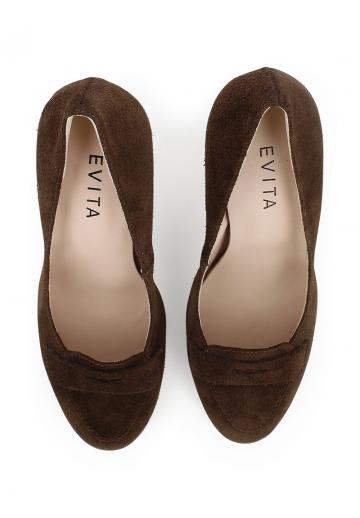 Туфли с высоким носом