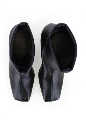 Полусапожки на высоком каблуке