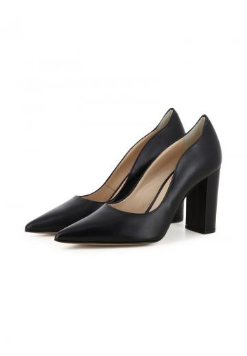 Туфли с высоким носом