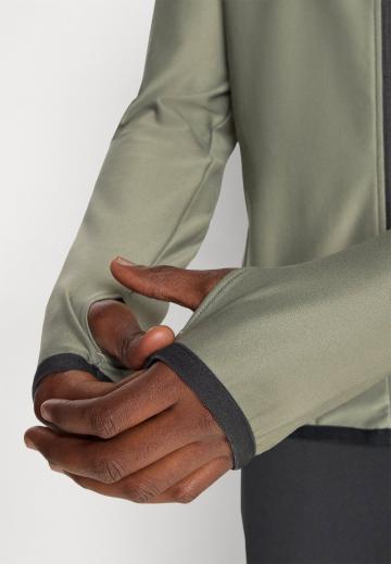 Спортивная куртка