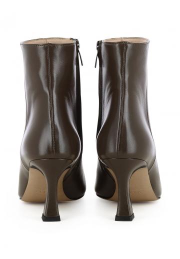 Высокие сапоги