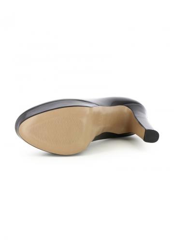 Туфли с высоким носом