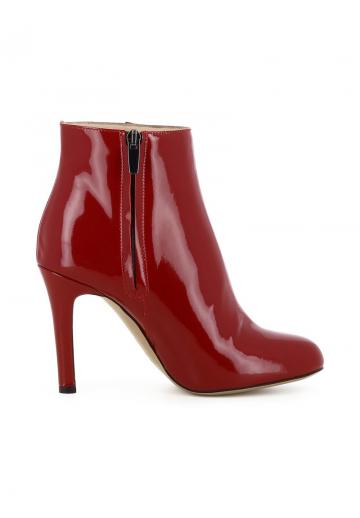 Полусапожки на высоком каблуке