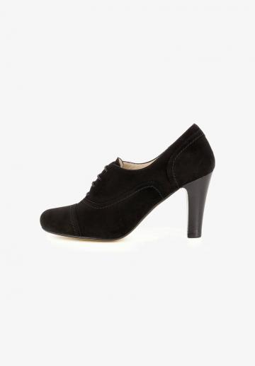 Туфли на шнуровке