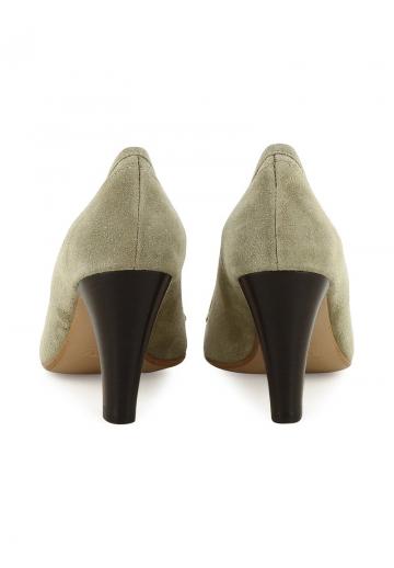 Туфли с высоким носом