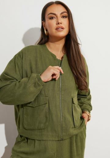 Куртка с накладнымит карманами