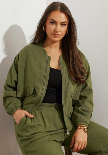 Куртка с накладнымит карманами