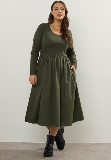 Вязаное платье