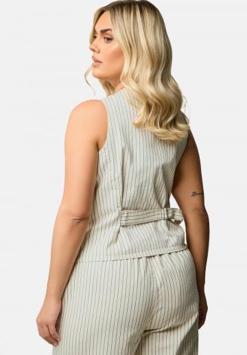 Джинсовая жилетка