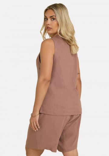 Джинсовая жилетка