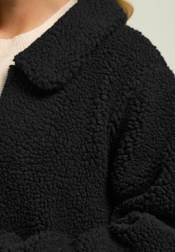 Короткое пальто