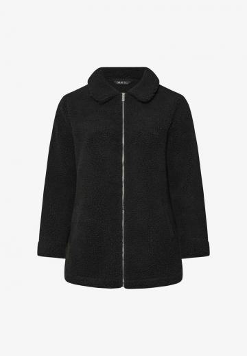 Короткое пальто