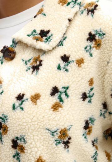 Короткое пальто