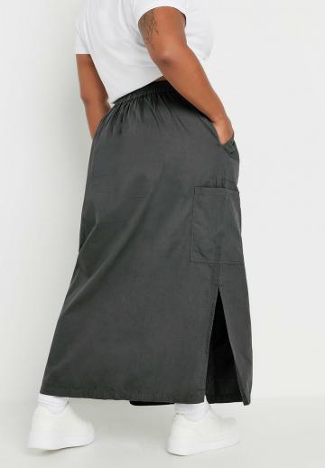 Юбка с накладными карманами