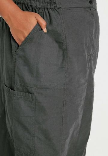 Юбка с накладными карманами