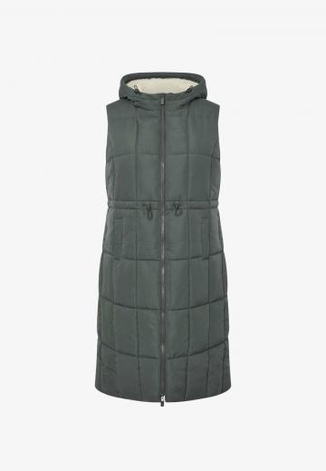 Длинный жилет