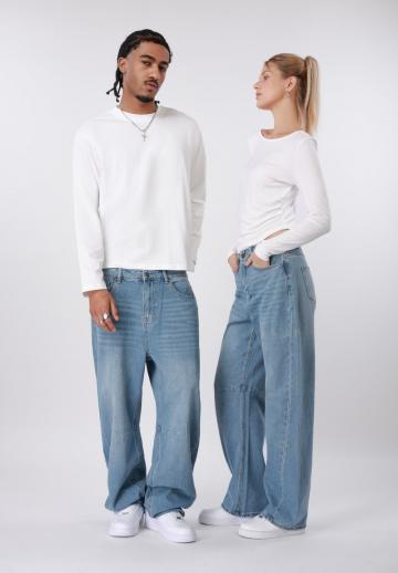 Прямые джинсы