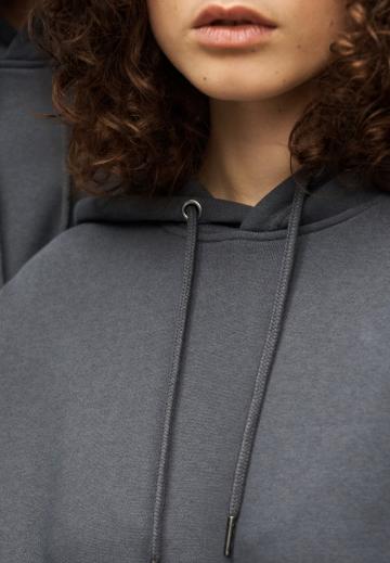 Пуловер с капюшоном