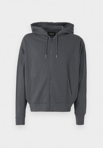 Пуловер с капюшоном