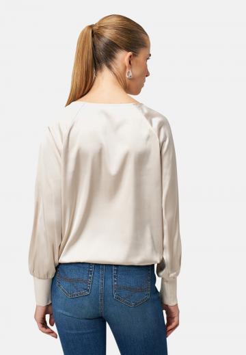 Атласная блузка