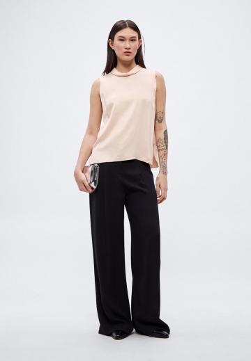 Блузка без рукавов